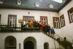 Delegation des Horasreiches auf der Treppe